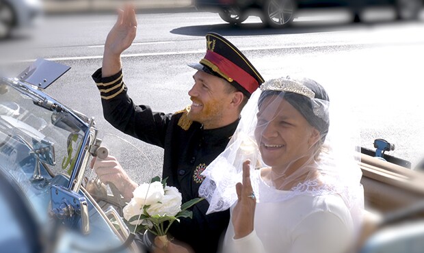 2018_09_12_Wacky_Hero.png Geelong's very own royal wedding - Geelong Cats